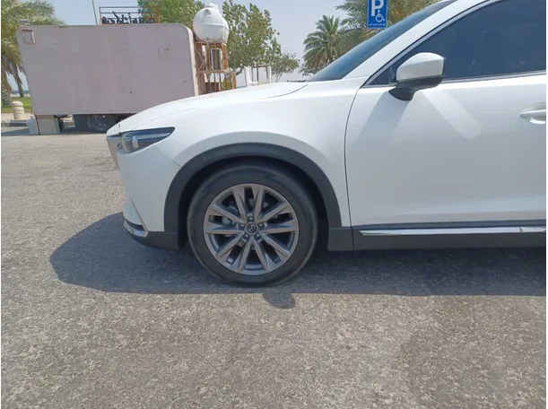 Car image 9