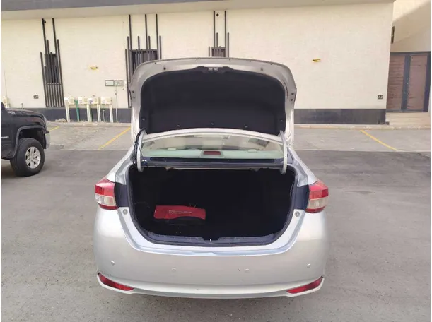 Car image 22
