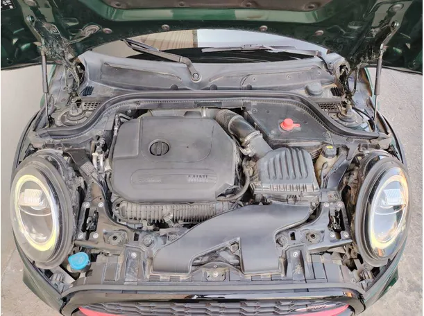Car image 30