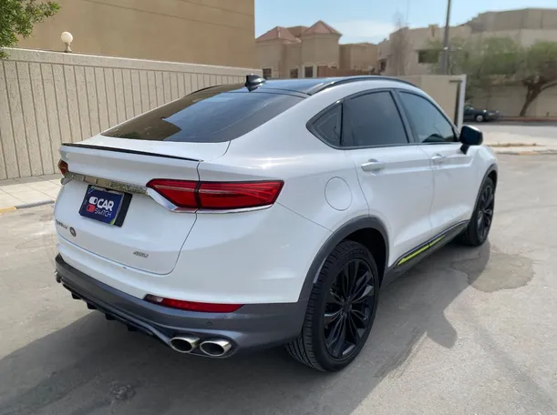 Car image 5