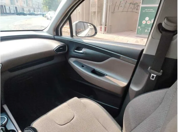 Car image 35