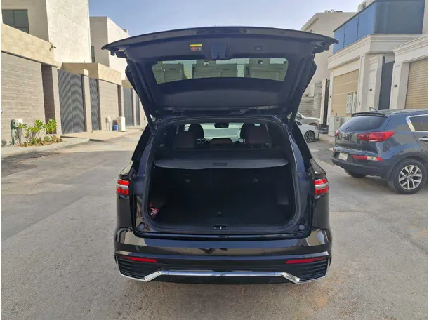 Car image 21