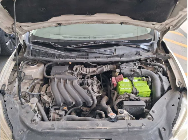 Car image 19