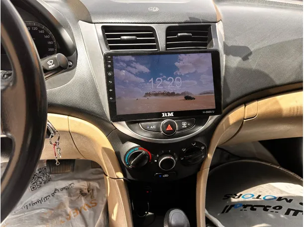 Car image 16
