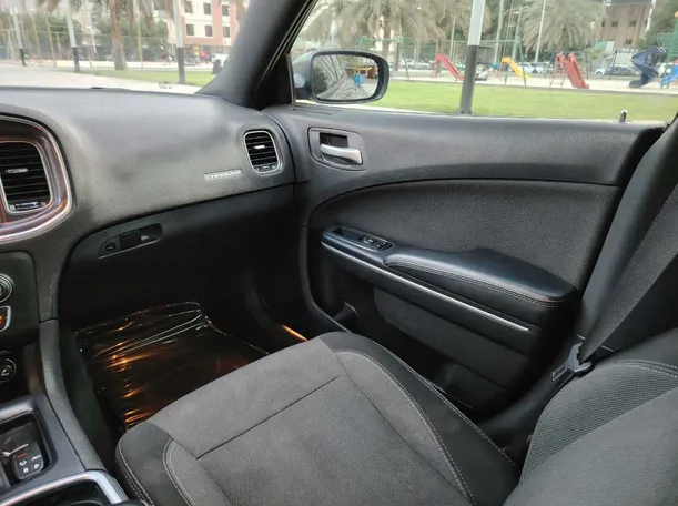 Car image 36