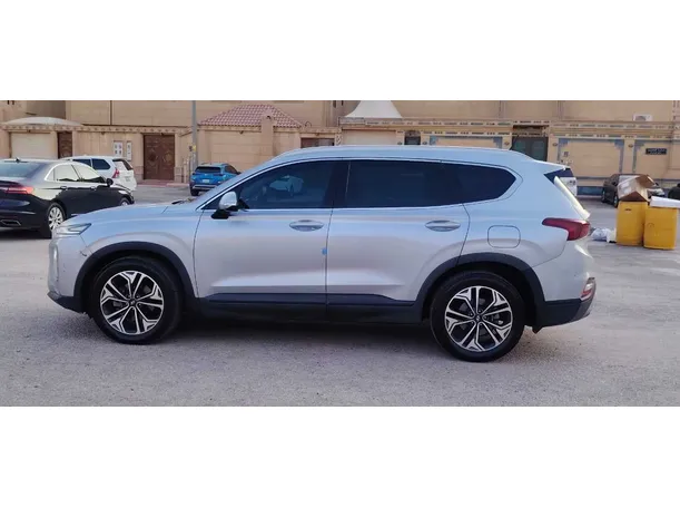 Car image 8