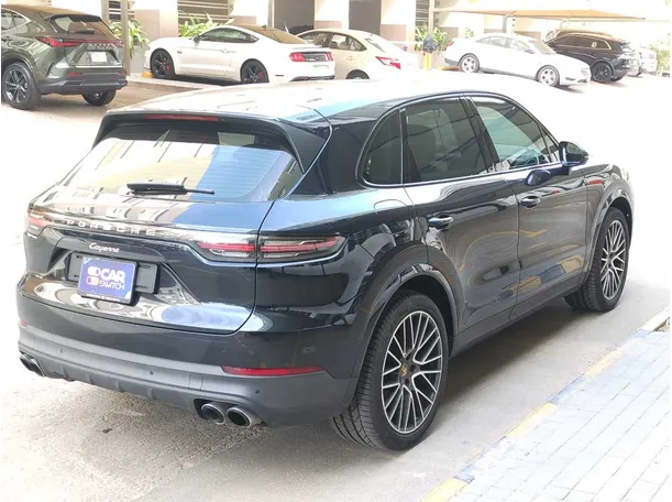 Car image 5