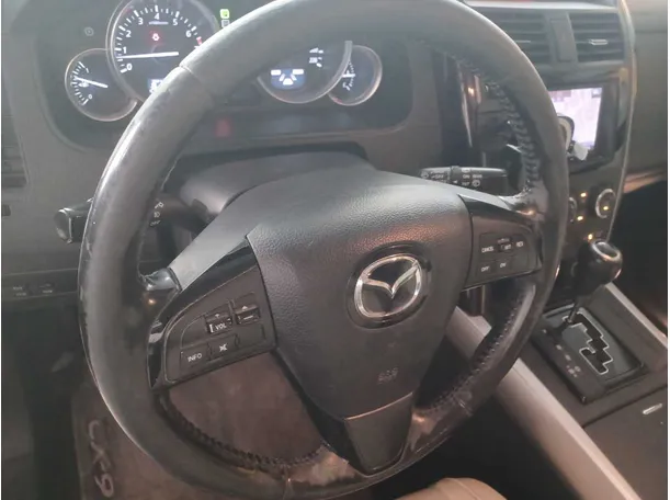 Car image 19