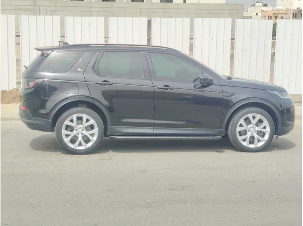 Car image 4