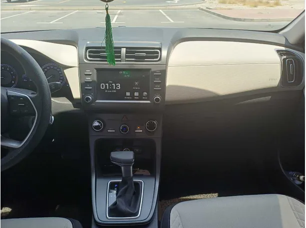 Car image 16