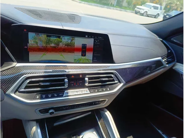 Car image 27