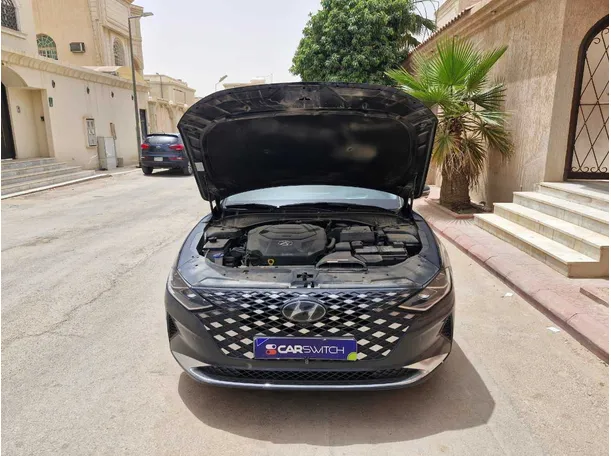Car image 24