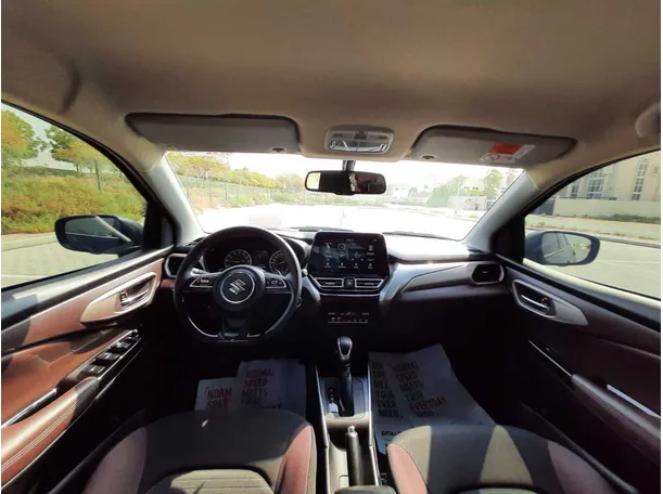 Car image 14