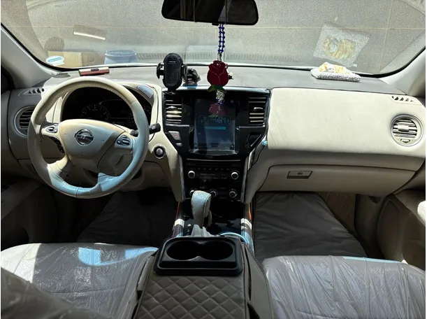 Car image 18