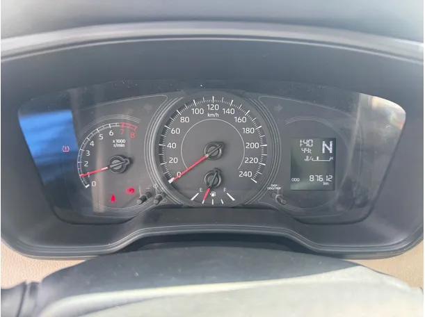 Car image 19