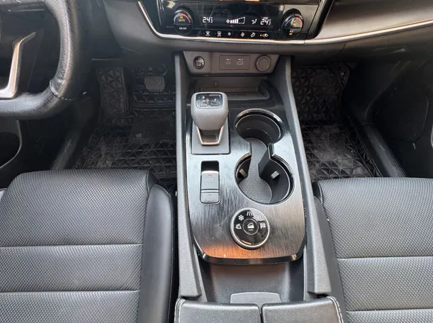 Car image 20