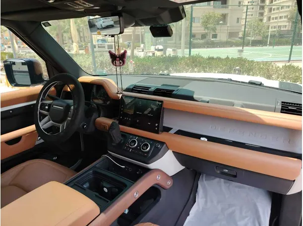 Car image 26