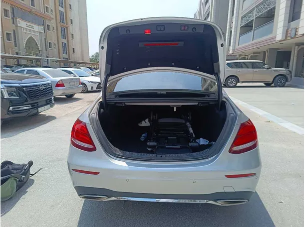 Car image 28