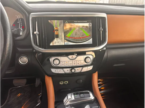 Car image 18