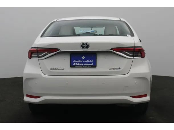 Car image 12