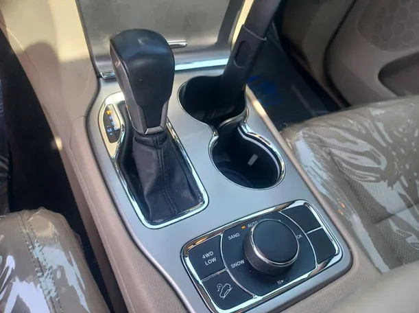 Car image 17
