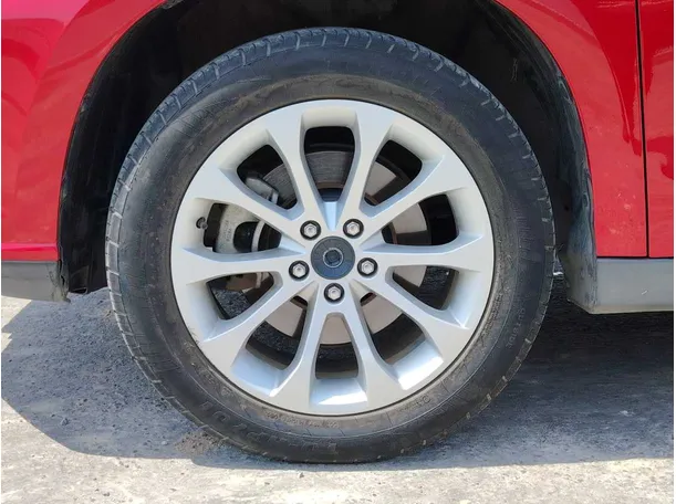 Car image 10