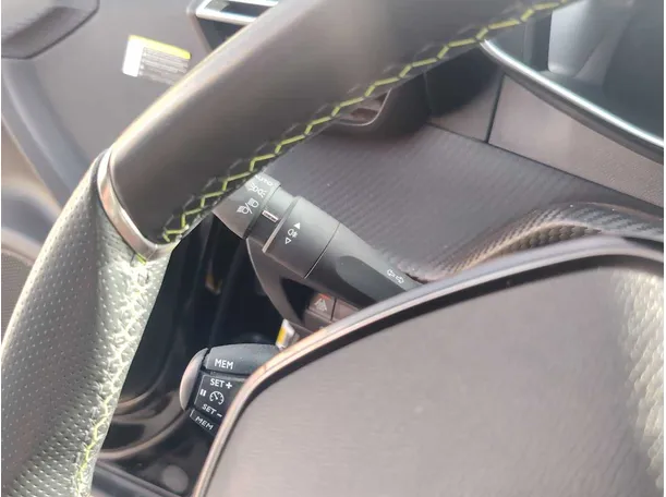 Car image 32