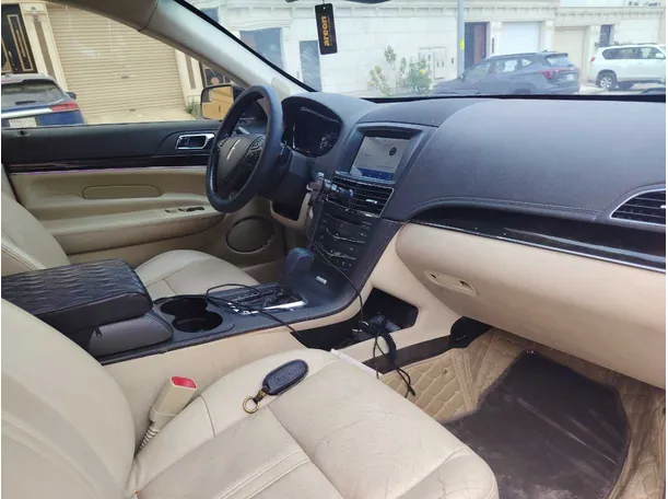 Car image 33