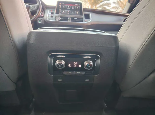 Car image 27