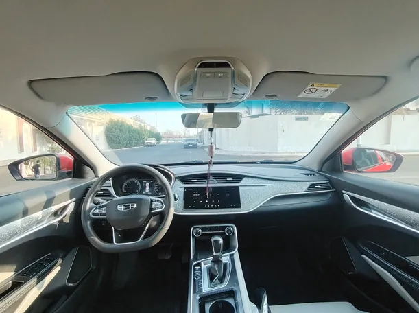 Car image 17