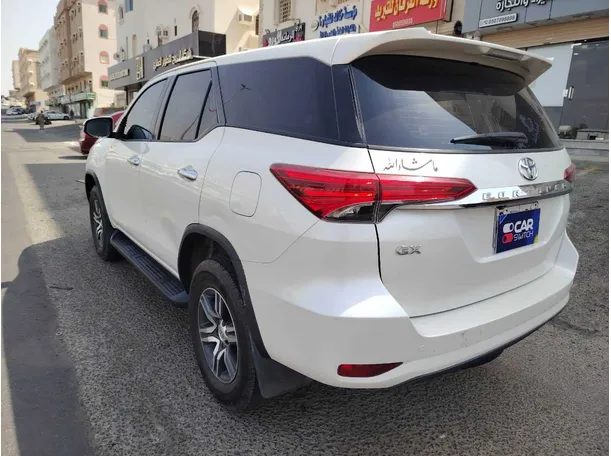 Car image 7
