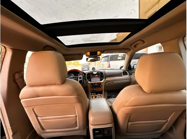 Car image 16