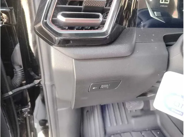 Car image 36