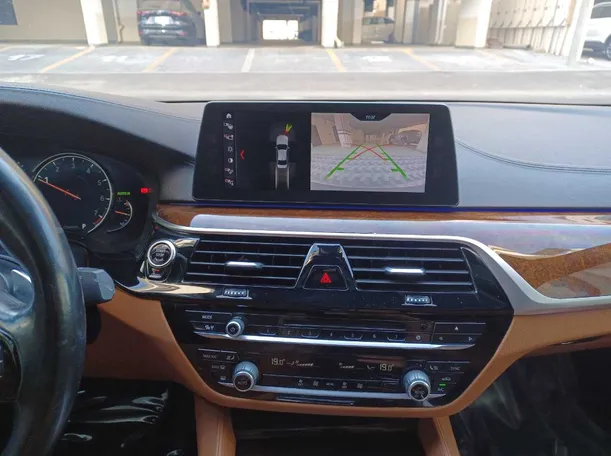 Car image 13