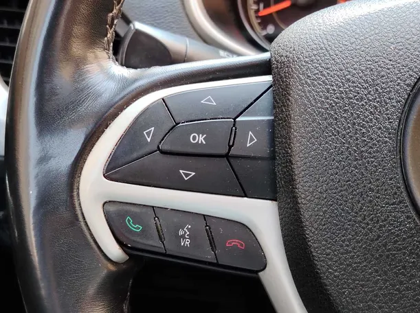Car image 24