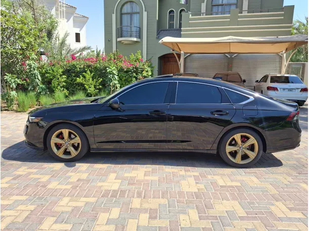 Car image 8