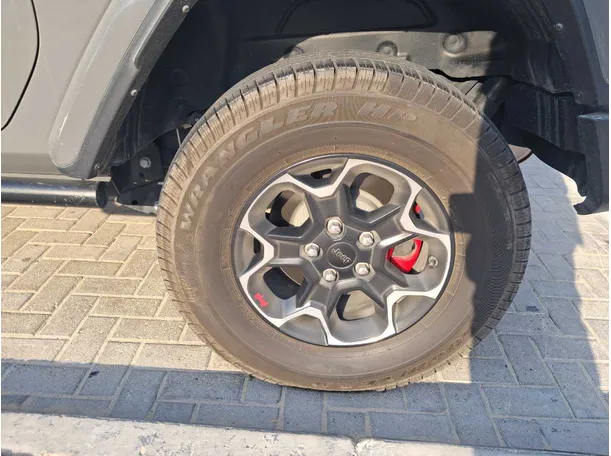 Car image 9