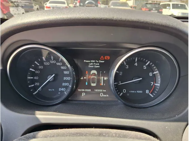 Car image 17