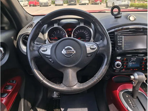 Car image 17