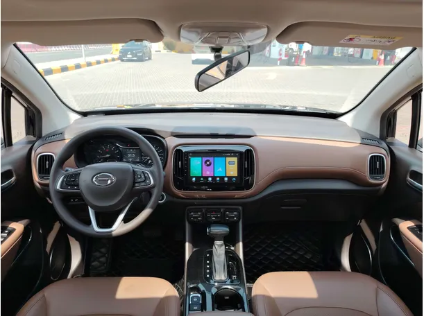 Car image 19