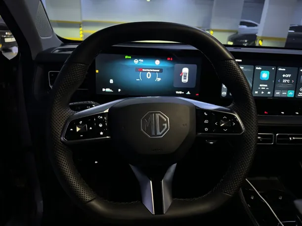 Car image 19