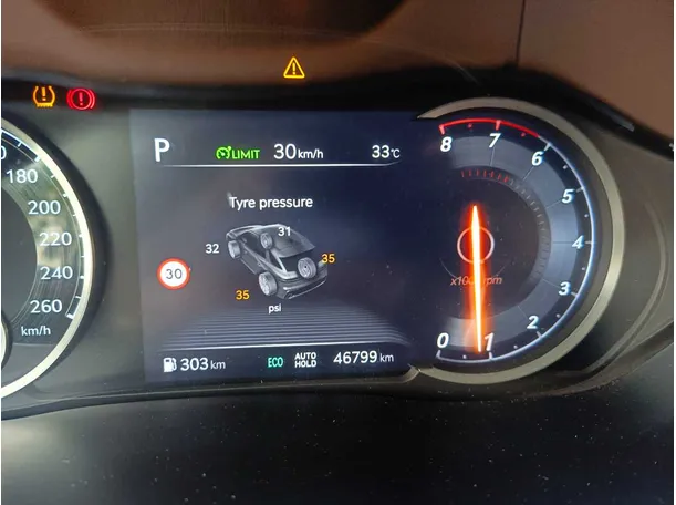 Car image 24