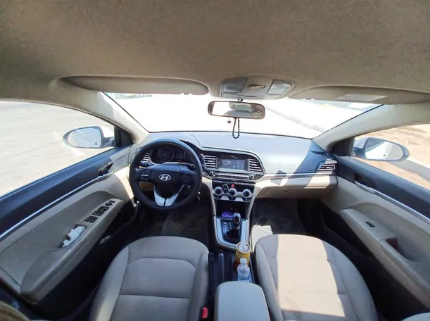 Car image 12