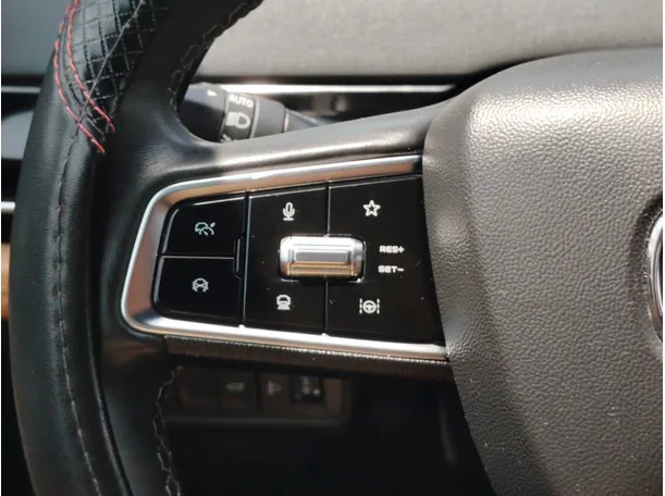 Car image 26
