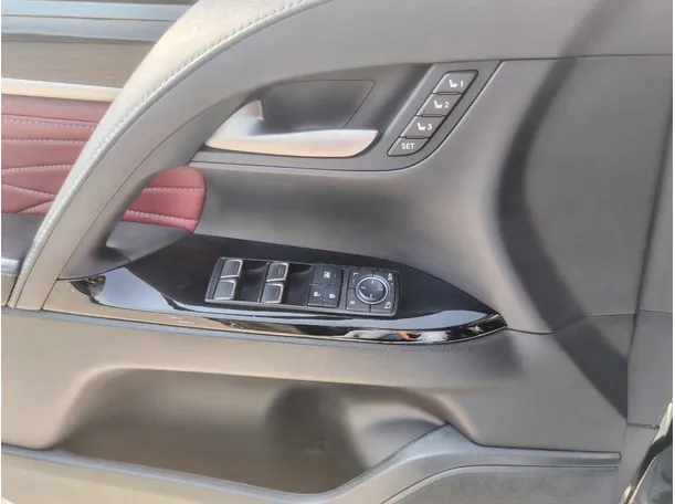 Car image 31
