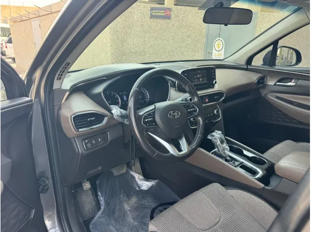Car image 11