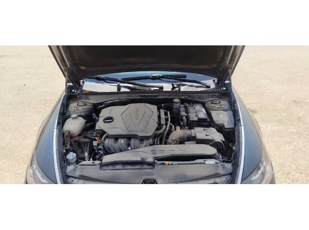 Car image 32