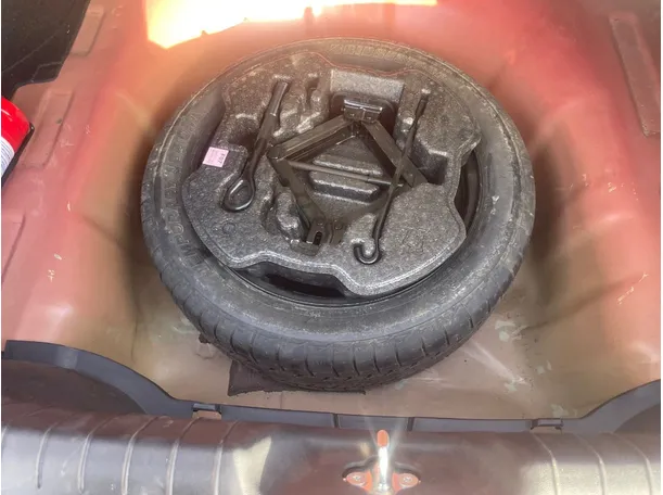 Car image 24
