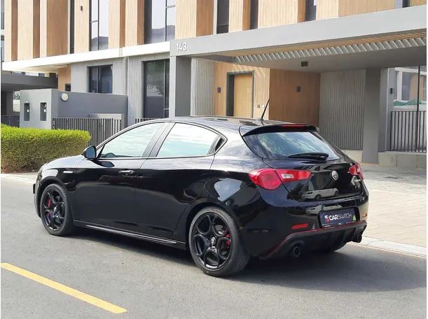 Car image 7