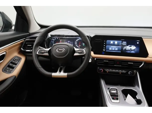 Car image 15